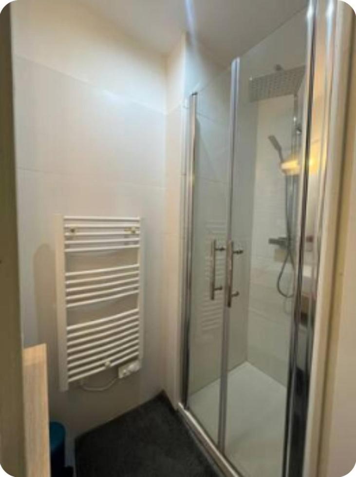 Free Parking! 3 Pieces Calme Proche Port & Centre Appartamento